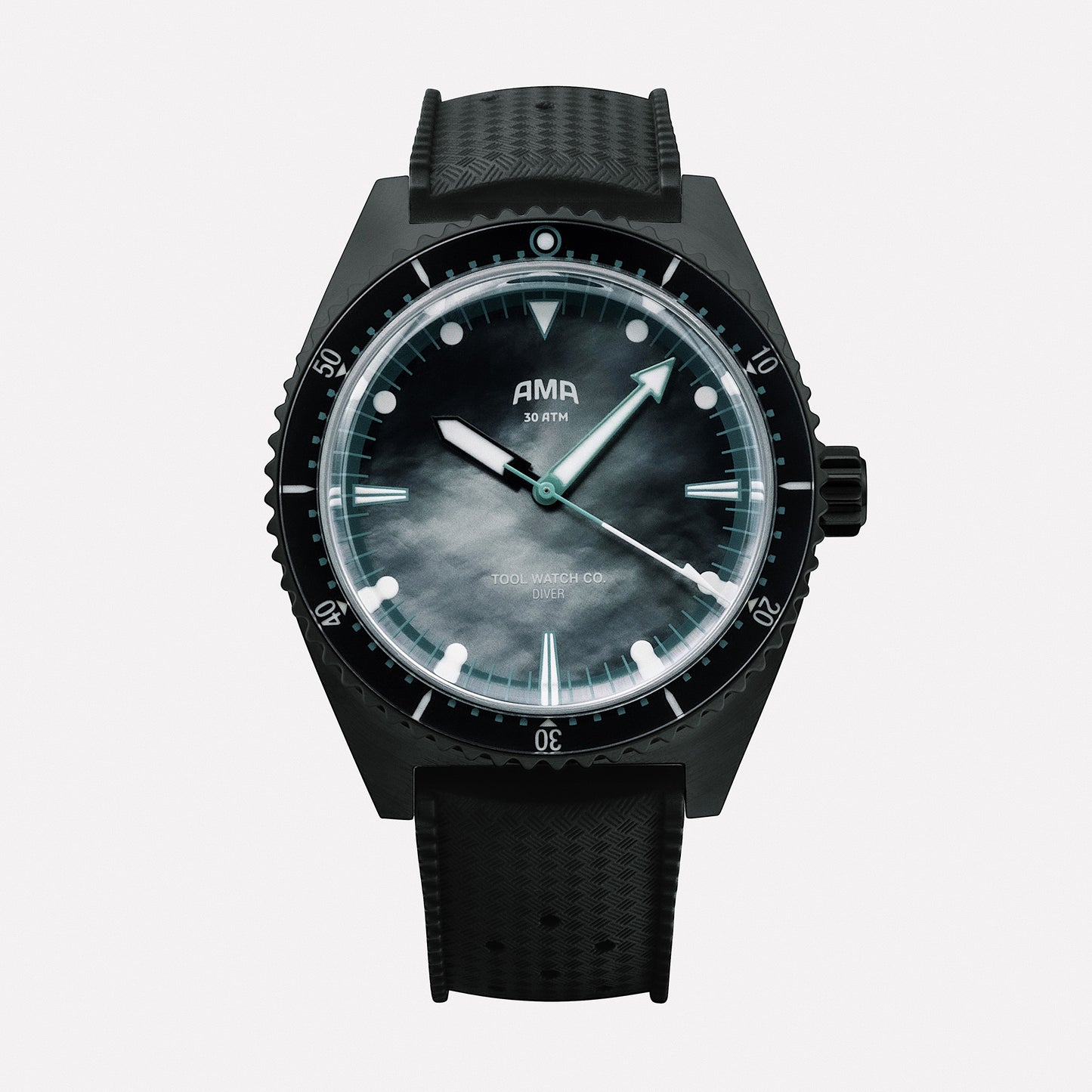 AMA Night Dive dial close-up with dive indices and unidirectional bezel