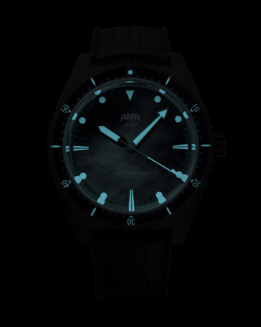 AMA Night Dive lume shot in the dark