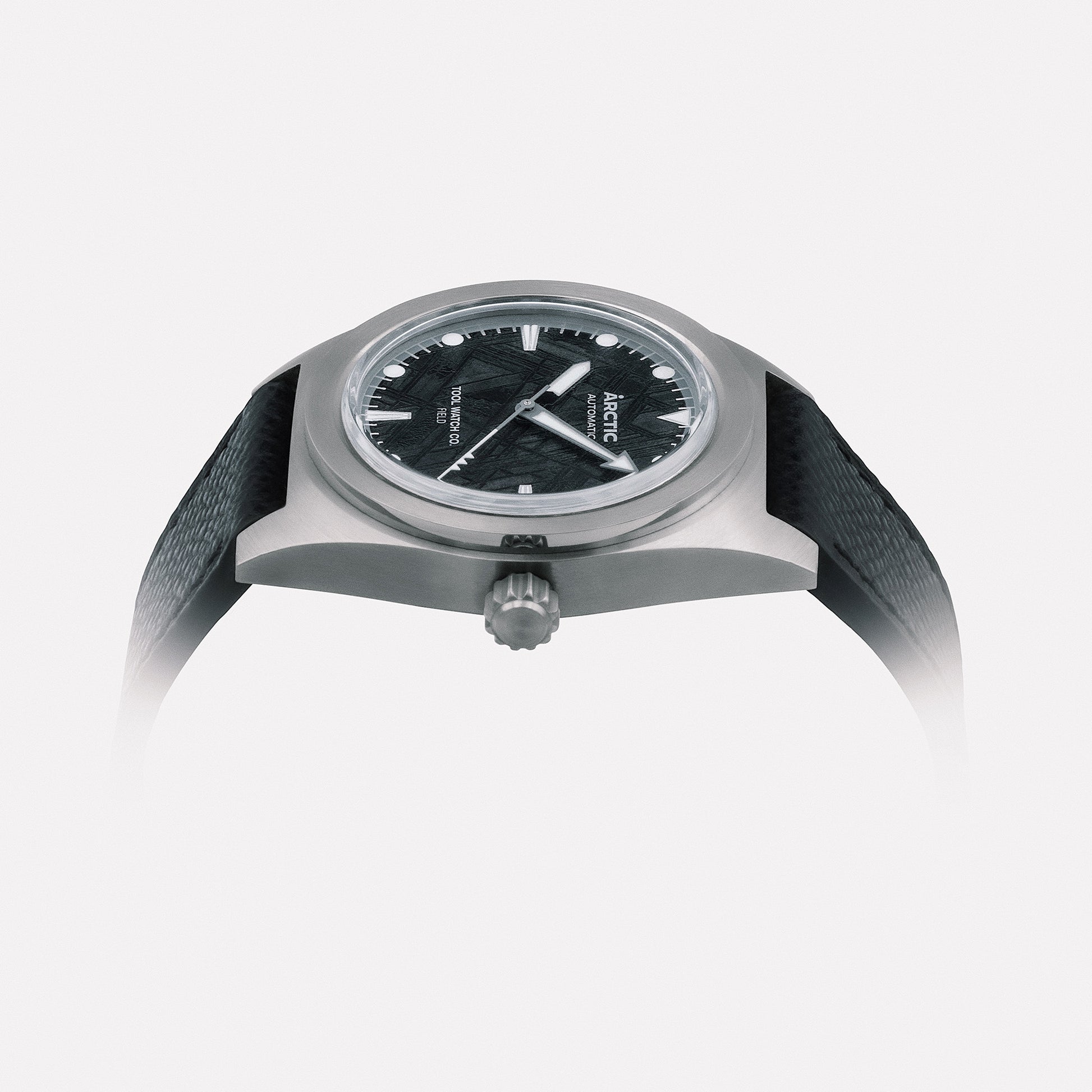 Arctic Limited Edition case profile showing dive-watch proportions