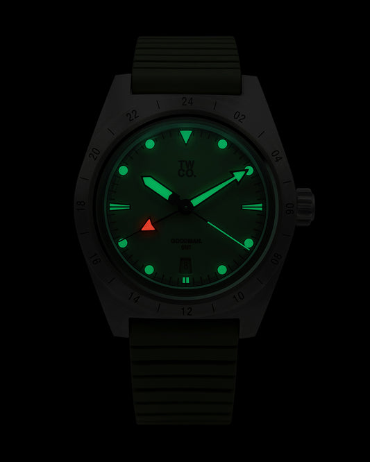 Goodman GMT Utility bi-color C3 Super-LumiNova shot in the dark
